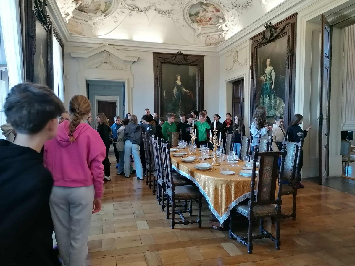 Messenger creation 5CAC95DE 6E5E 4F8F A727 E40DB9029F16